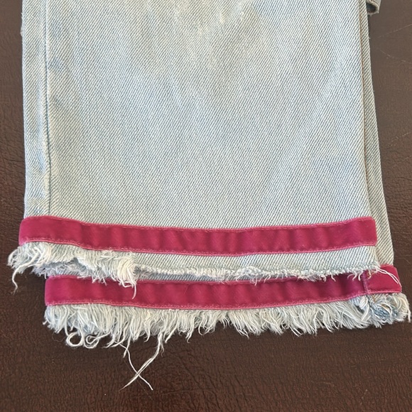 🥂 Host Pick 🥂 Vintage Embroidered Distressed Stonewashed Guess Jeans - Picture 8 of 17